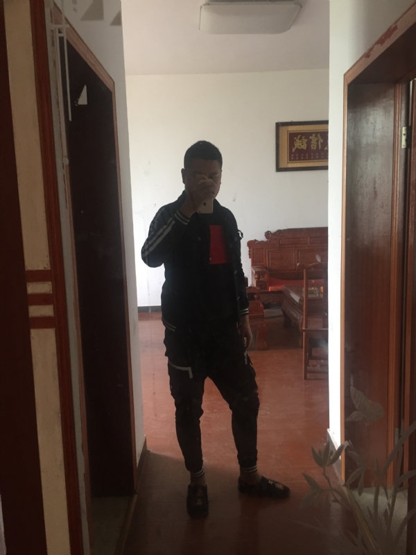 MC无所畏惧的第一张照片--屏南相亲网