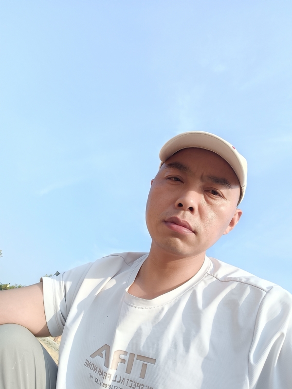 哥哥的第一张照片--屏南相亲网