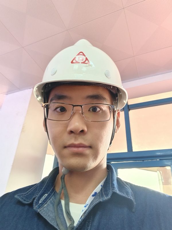 何鹏宇的第二张照片--屏南相亲网